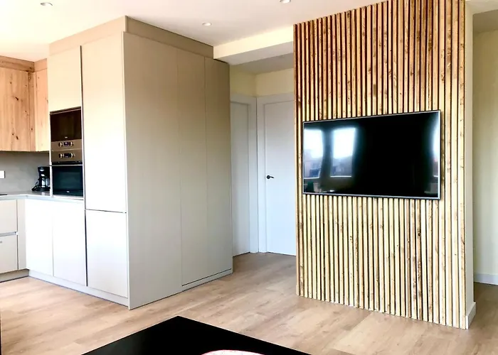 SUITE PLAYA GIJON CENTRO, apartamento nuevo, 5 huéspedes VUT-3622-AS
